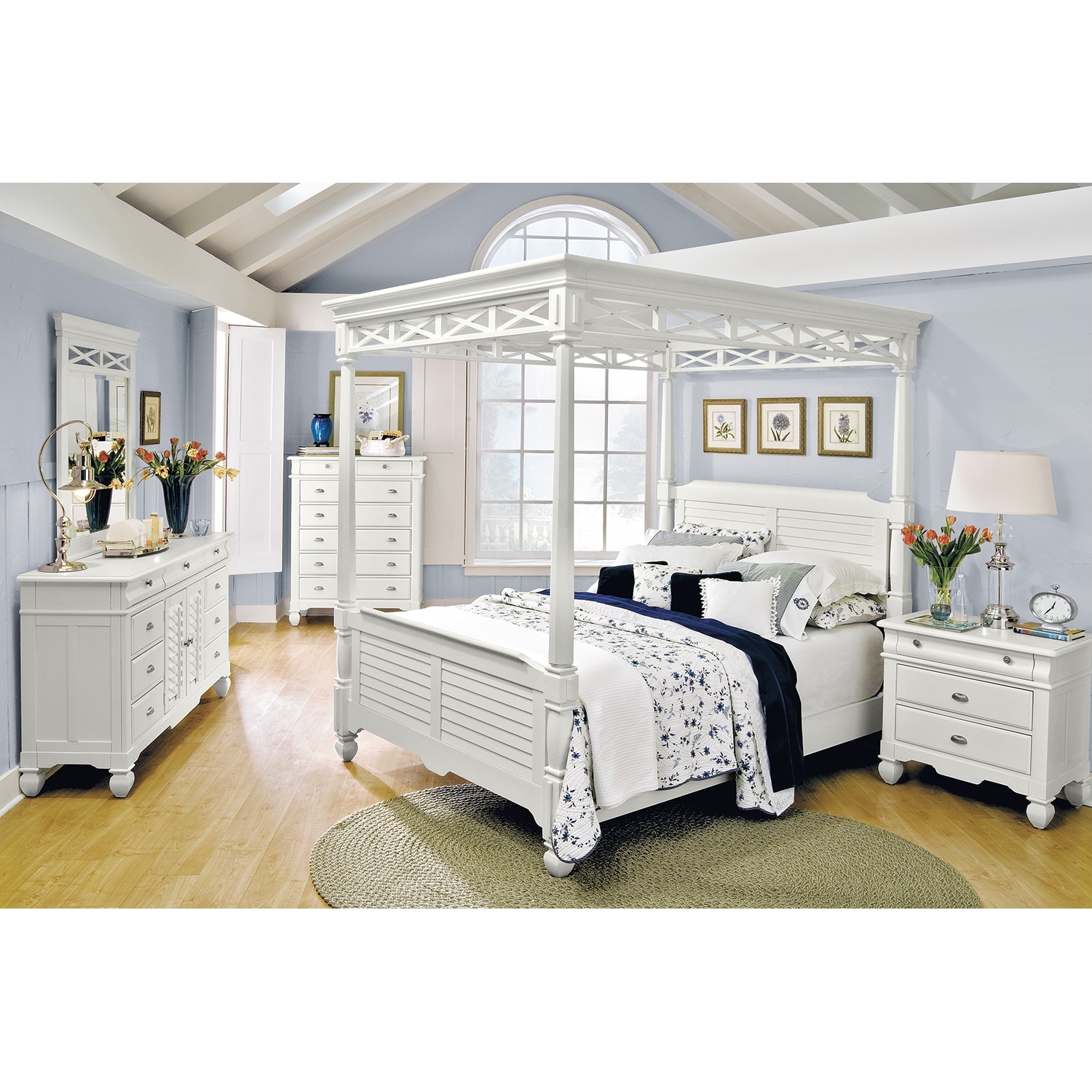 Plantation Cove White Canopy Queen Bed | Value City Furniture
