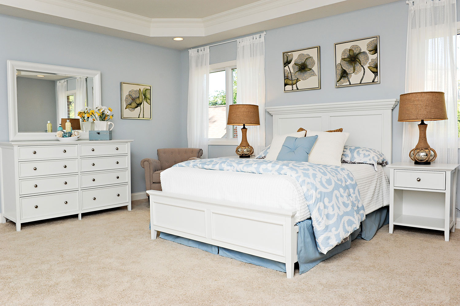 Ellsworth Queen Bed White Levin Furniture