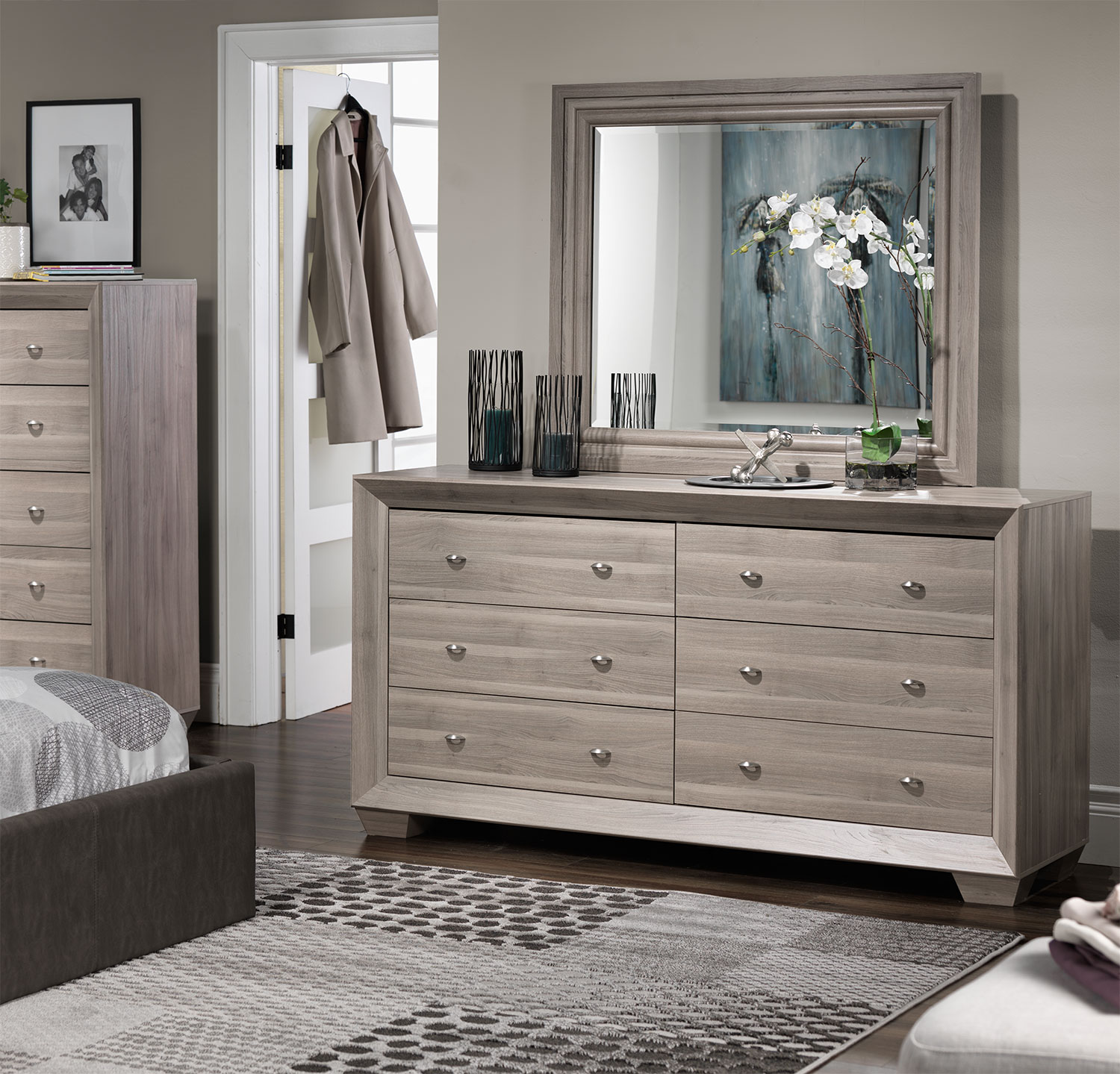 Franklin Dresser Taupe Leon's