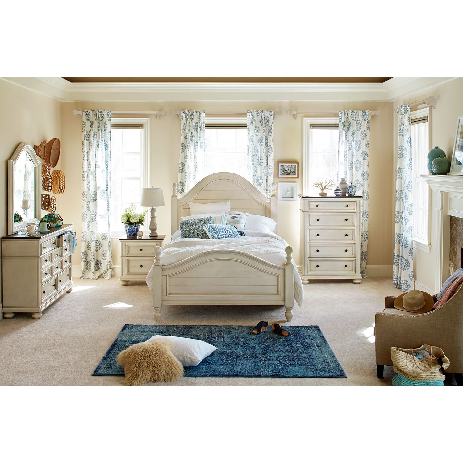 East Hampton 5 Piece Queen Bedroom Set Antique White